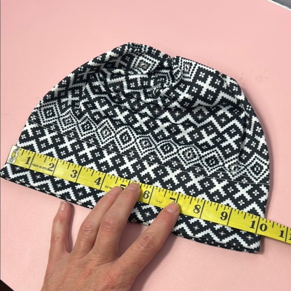 Swix Black and White Geometric Hat - Picture 6 of 6